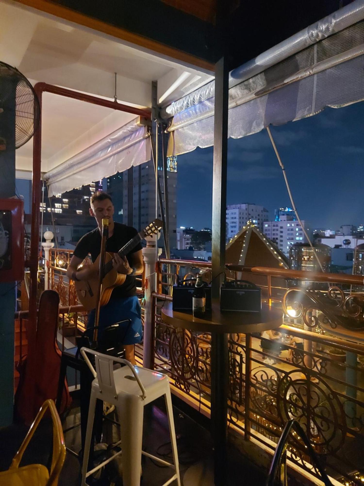 הו צ'י מין סיטי Saigon Rooftops Hostel מראה חיצוני תמונה